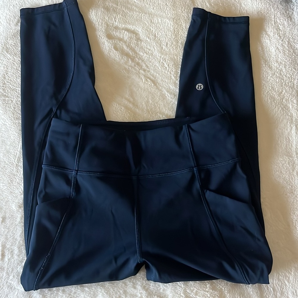Lululemon leggings size 6 dark navy blue high rise cropped leggings lulu running